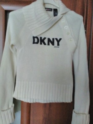 swetr DKNY