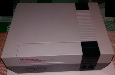 Konsola NES, 2 pady, rozdzielacz na 4 pady i 2 gry