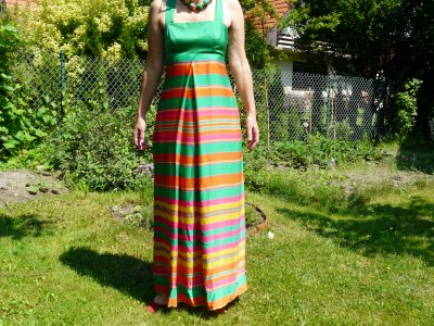 Piekna kolorowa suknia Solar maxi + korale gratis