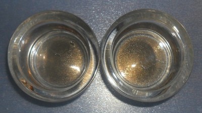 Dwa brązowe szklane swieczniki ikea