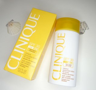 CLINIQUE SPF30 Mineral Sunscreen OPALANIE 125 ml