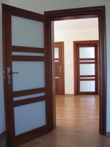 Drzwi wewnętrzne drewniane sosnowe jesion dębowe