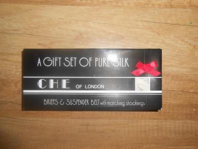( CHE)- OF LONDON-  Set  of pure  SILK)-  38/ 40