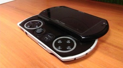 KONSOLA  SONY PSP GO  PSP-N1004 Z ETUI