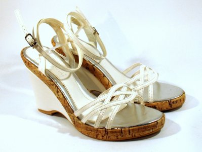 Sandały,pantofle koturn białe r.38/24,5 cm- 9221LD