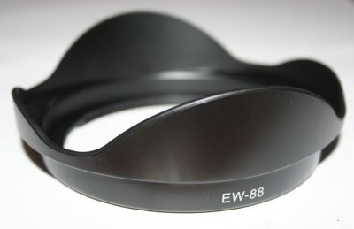 Osłona obiektywu typu CANON EW-88 16-35mm F2.8 II