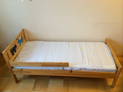 Łóżko dla dziecka Ikea Kritter - sosnowe - 6453437616 - oficjalne archiwum  Allegro