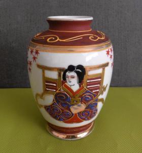 Porcelanowy wazon JAPONIA