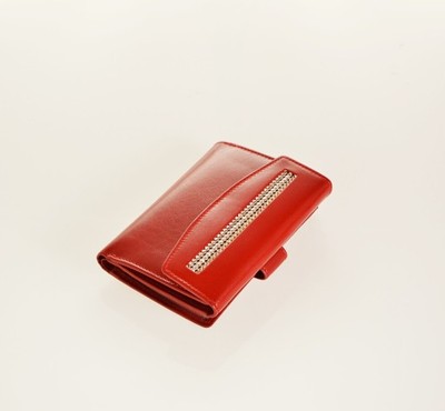 Czerwony portfel damski Rovicky z cyrkoniami skóra