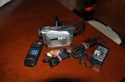 Cyfrowa kamera video Canon MV 600