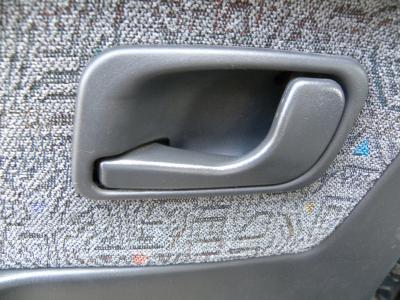 Hyundai Santamo klamka lewa tylna 01r.