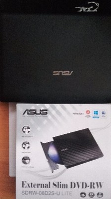 Asus Eee Pc X101CH + zewnętrzna nagrywarka DVD