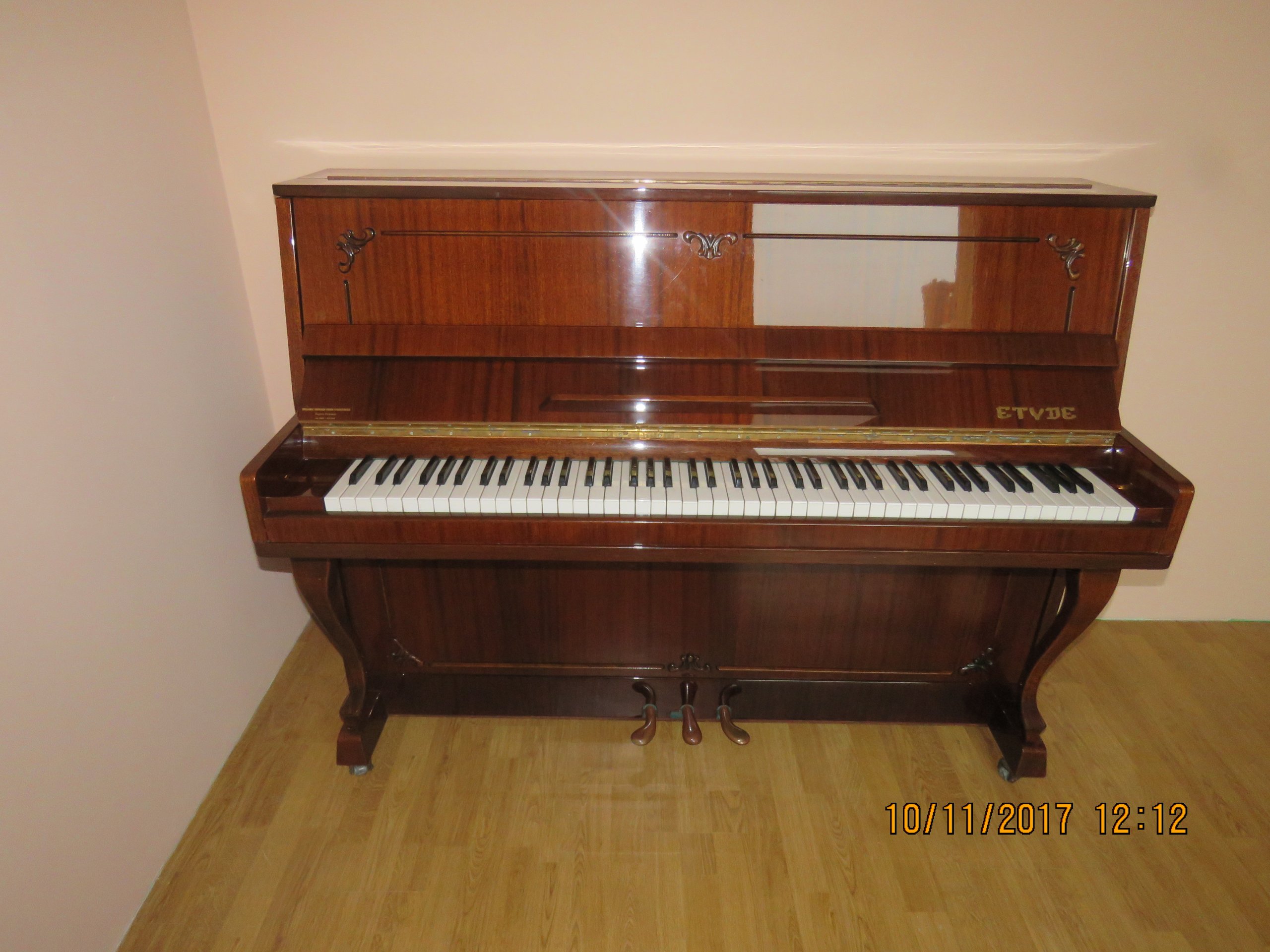 Pianino Etyde - 7040093440 - oficjalne archiwum Allegro
