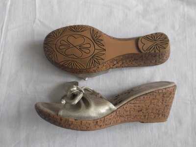 Eleganckie laczki sandały klapki skóra F&amp;F 39