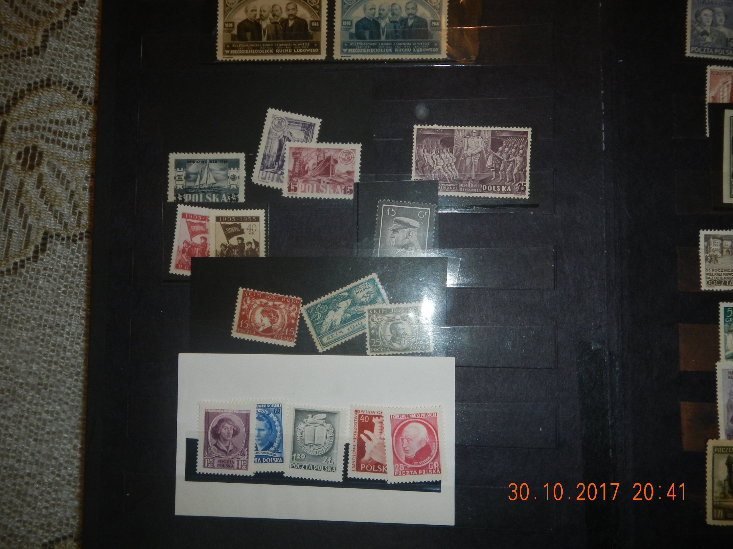 stare znaczki pocztowe + klaser - niestemplplowane