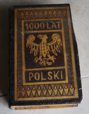 Pudełko, szkatułka - książka 1000 lat Polski
