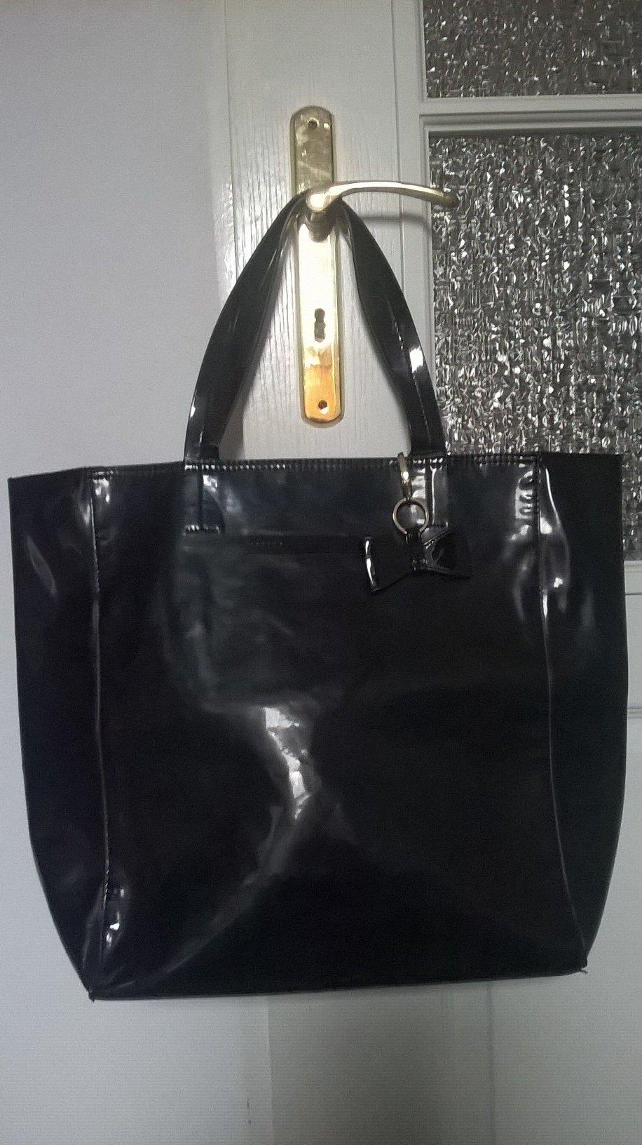 Mohito A4 czarna lakierowana shopper bag - 7031691796 - oficjalne archiwum  Allegro