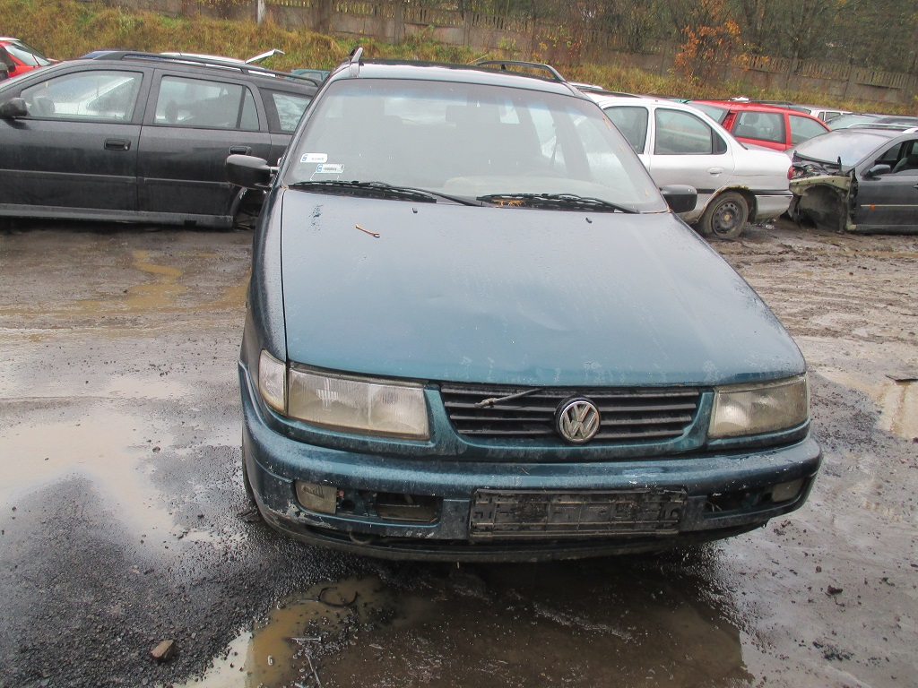 VW Passat B4 1994R 1.9TDI Na Części Lusterko itp