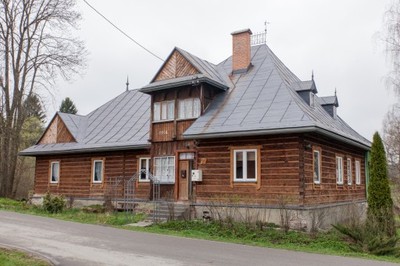 Unikalny drewniany dom w Bieszczadach z 1914r. - 6699010356 - oficjalne  archiwum Allegro