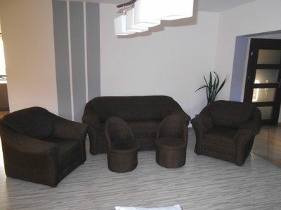 Wypoczynek komplet sofa dwa fotele i pufy z Bodzio - 6780403041 - oficjalne  archiwum Allegro